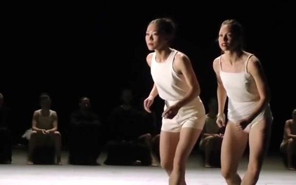 [图]LAST_WORK_by_Ohad_Naharin-_2015 以色列编舞大师2015舞蹈片段