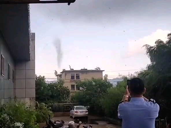 2021年8月25日辽宁葫芦岛龙卷风,和大伙一起在远处拍