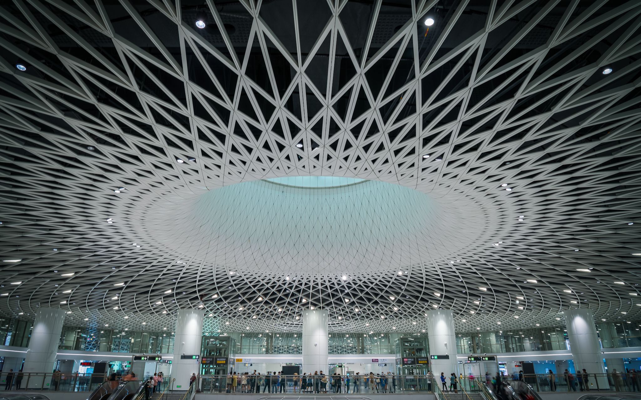 多镜头延时|深圳之眼岗厦北地铁站交通枢纽