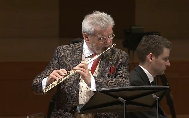 [图]【古典】长笛大师James Galway Flute Recital - 2011