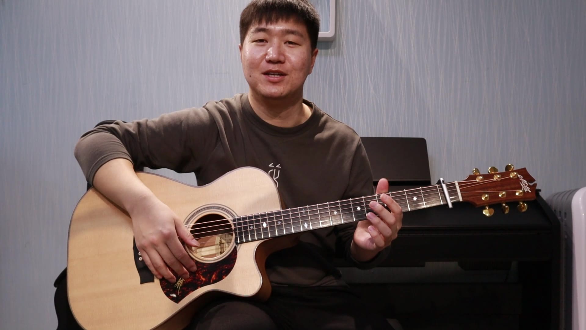 《麦杰克之星》2019指弹大赛【原创组】4号 赵博宇《往日时光》_哔哩