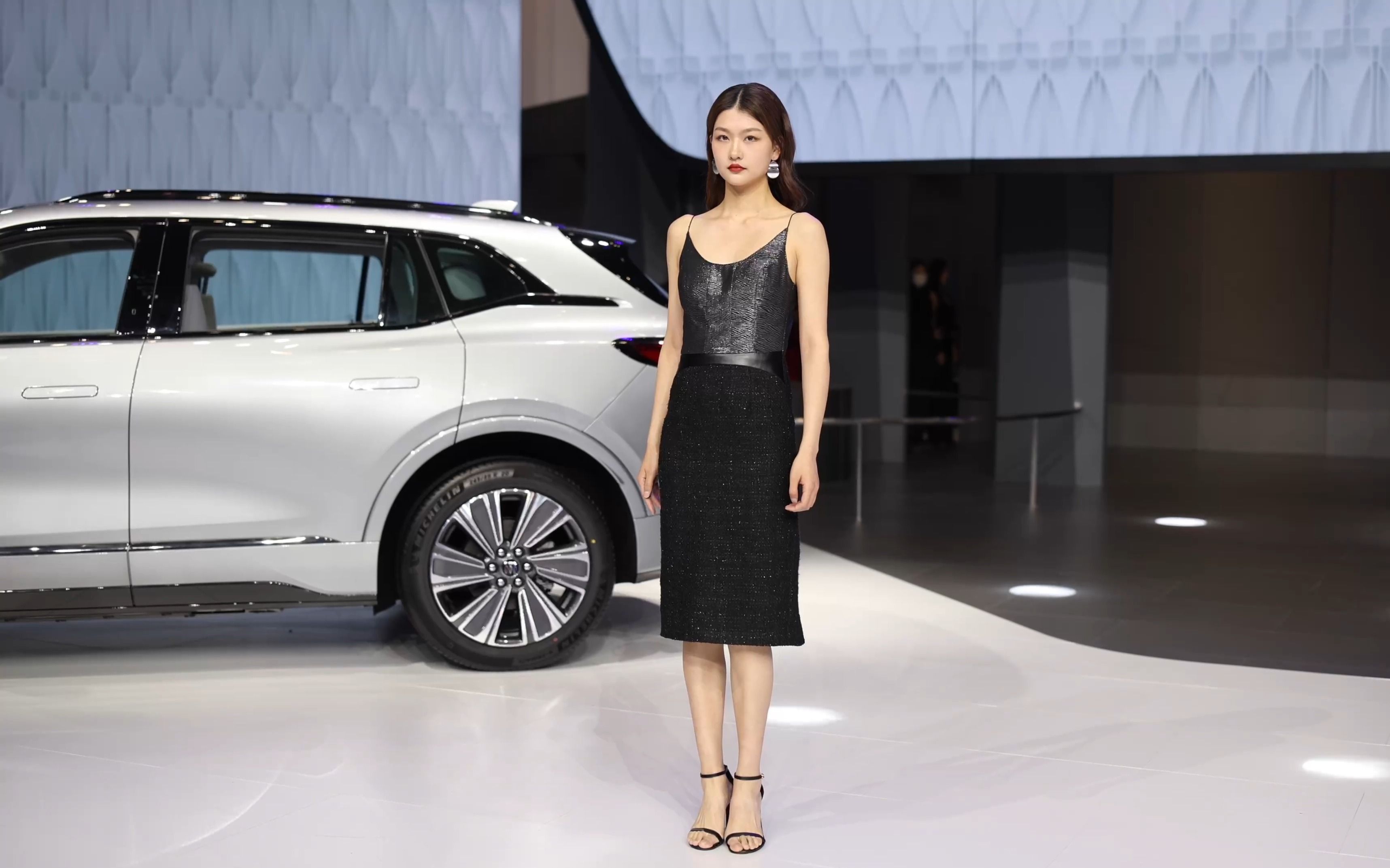 上海车展车模走秀