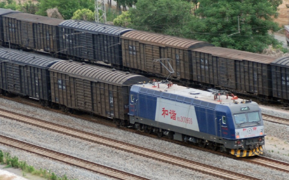 [3c拉货]济局青段hxd3c 0955牵引货列快速通过