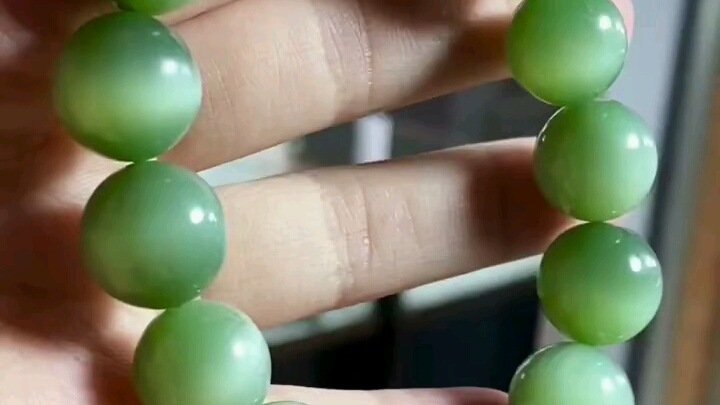和田玉碧玉粉绿猫眼圆珠手串