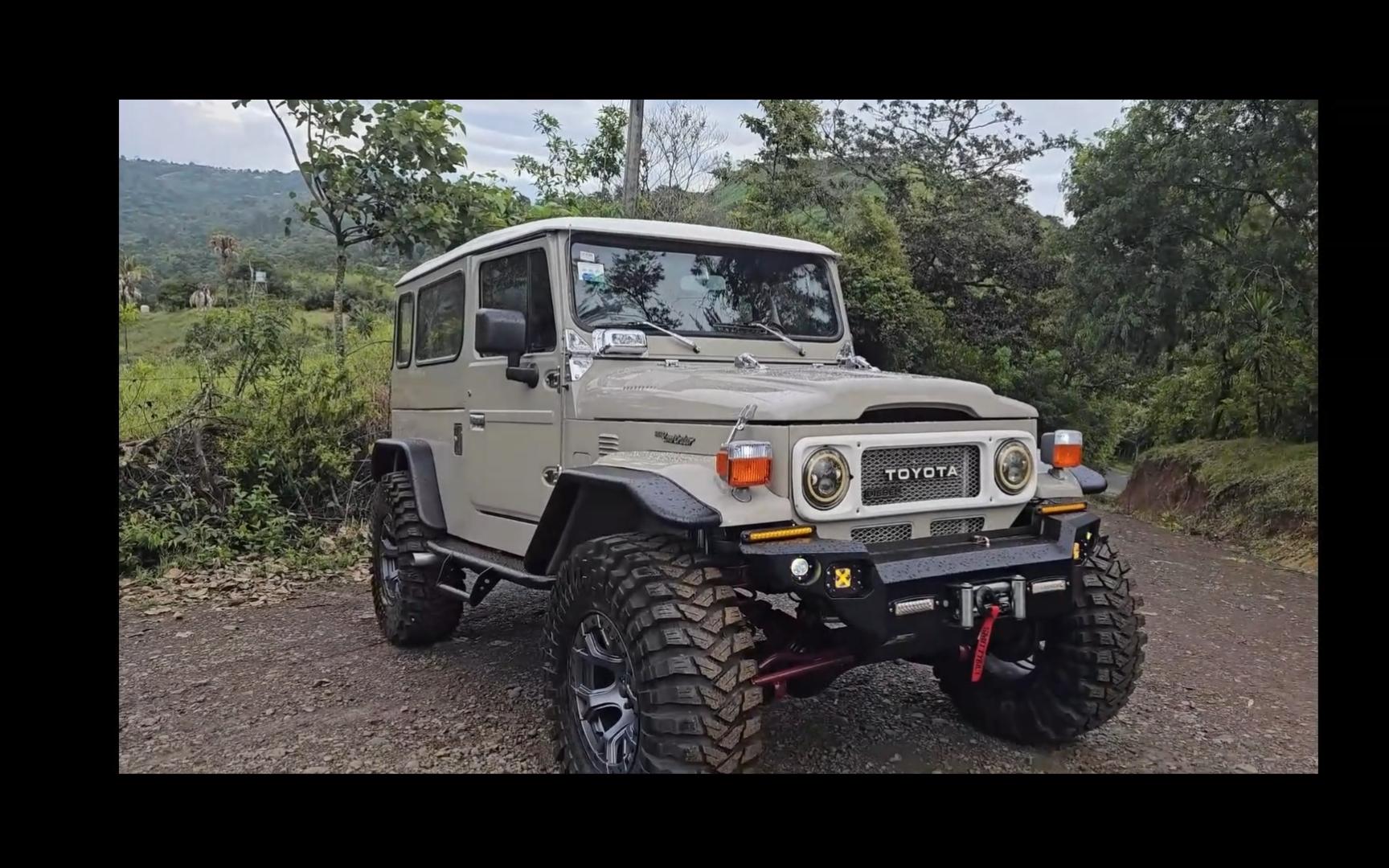 经典的toyota fj40重度改装翻新,加长15英寸(重制版)