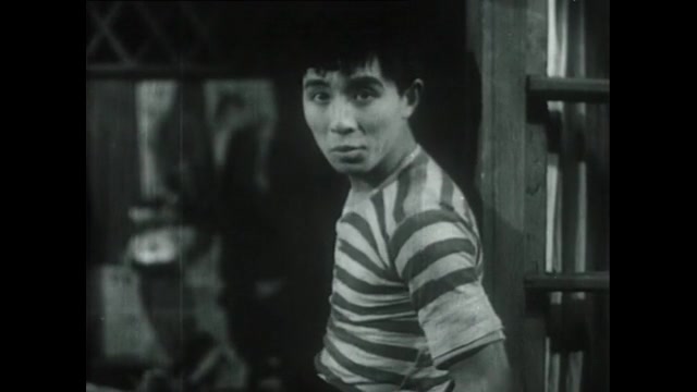 [图]1937年电影《马路天使》插曲_天涯歌女_周旋演唱（非常唯美浪漫）