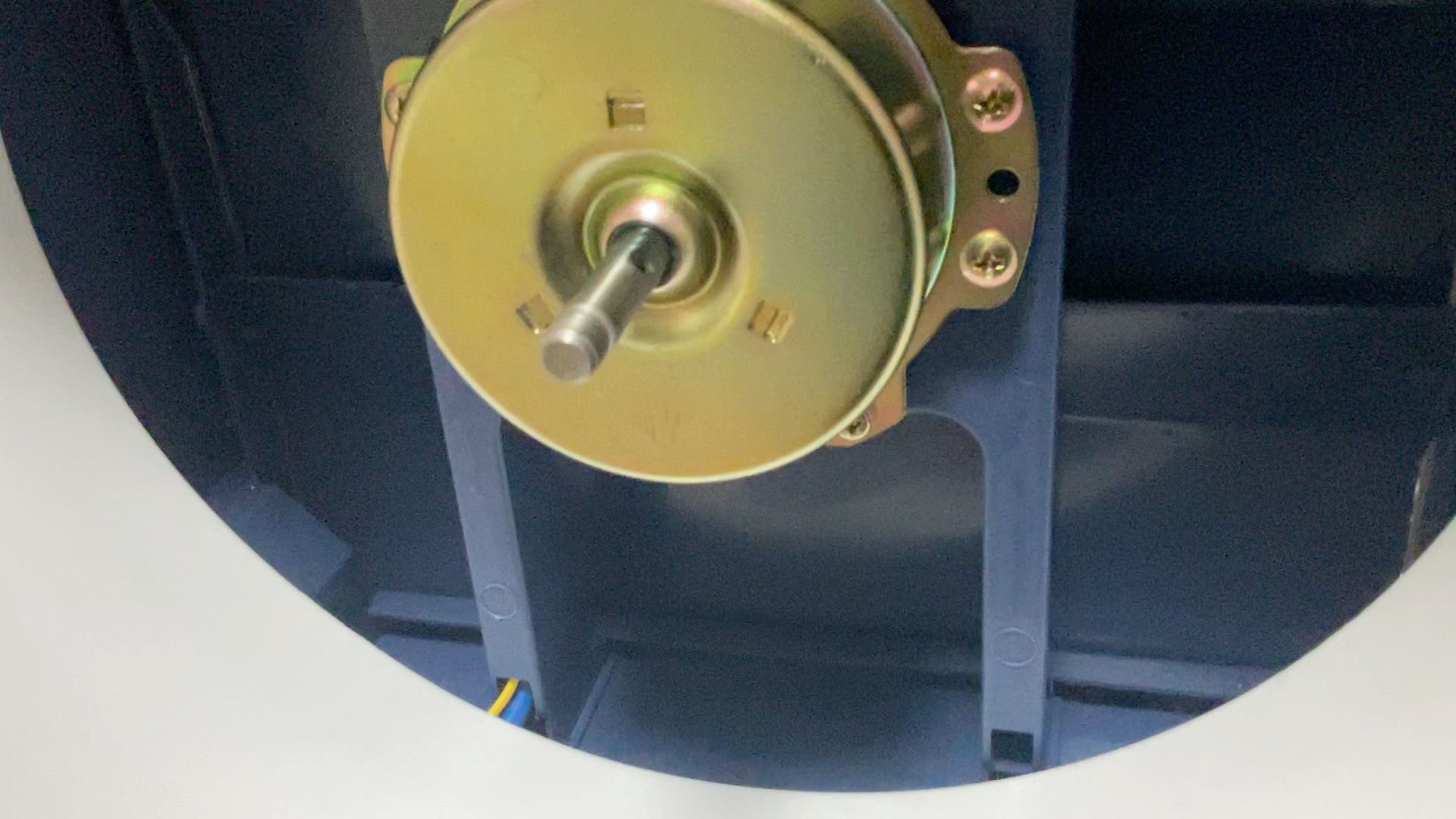 金羚排气扇拆叶片后运转