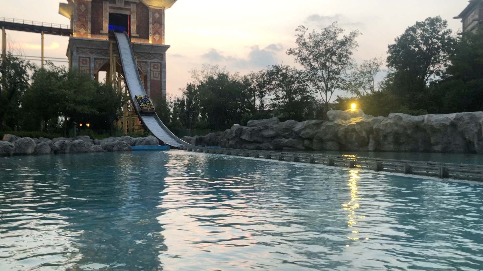 总要去一趟郑州银基动物王国吧