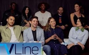 Supergirl Cast Interview + Singing!  ComicCon 2017  TVLine哔哩哔哩bilibili