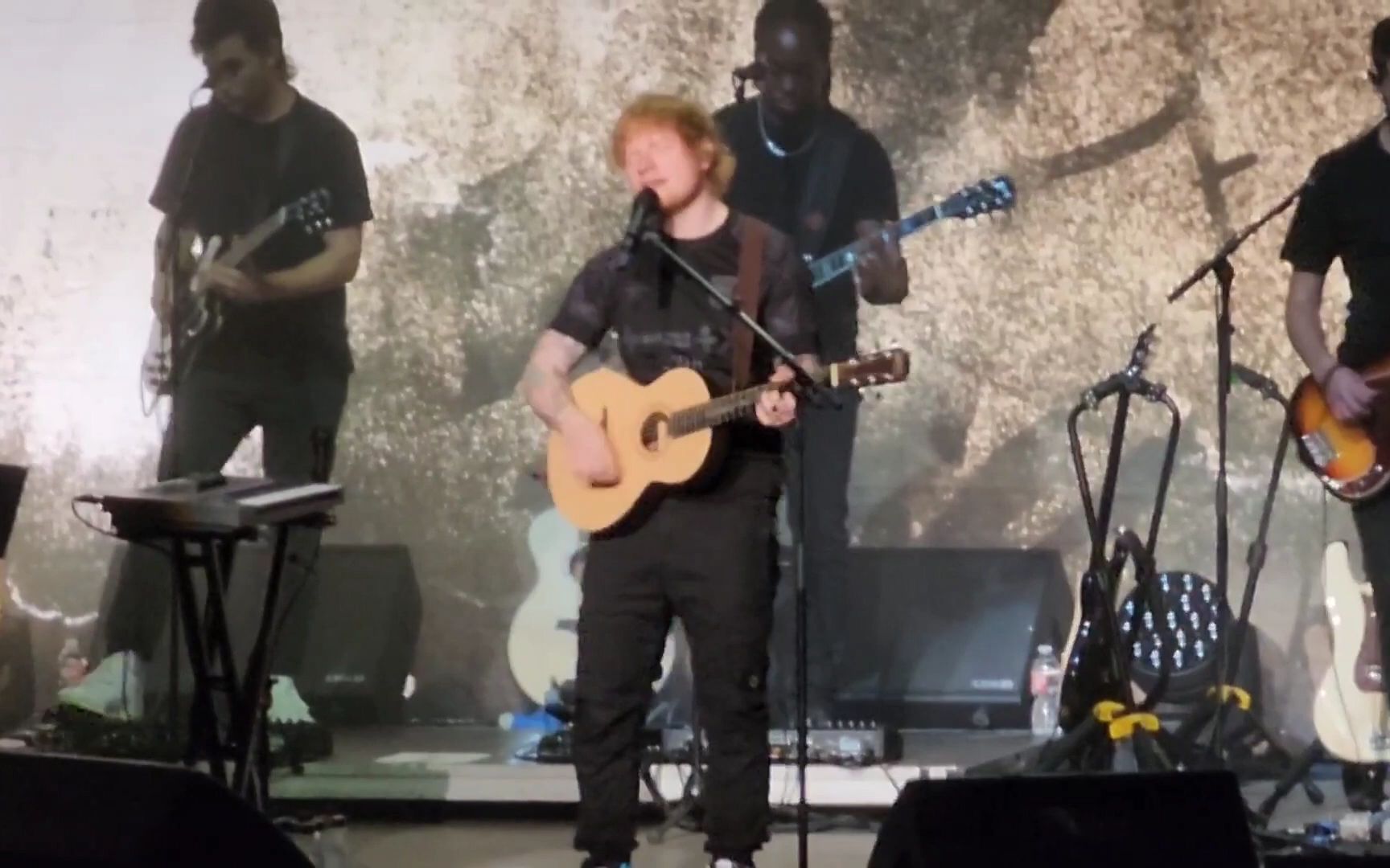 [图]【Ed sheeran黄老板】表演减号End Of Youth  at Paramount Theatre