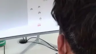 月薪12000的程序员，你们觉得值不反正头发差不多了白了