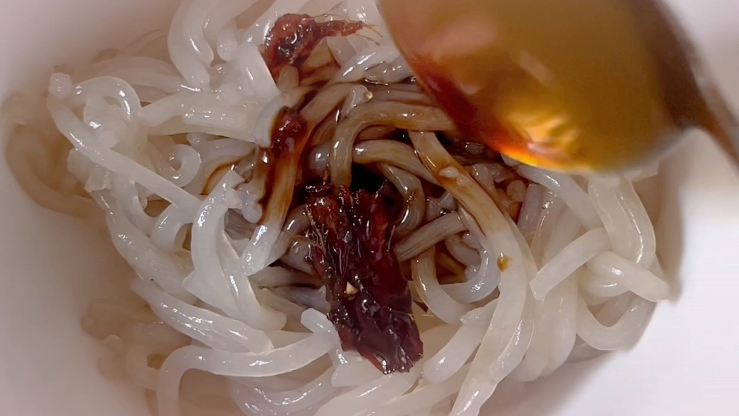 制作一碗冰凉薯粉消消暑._哔哩哔哩_bilibili