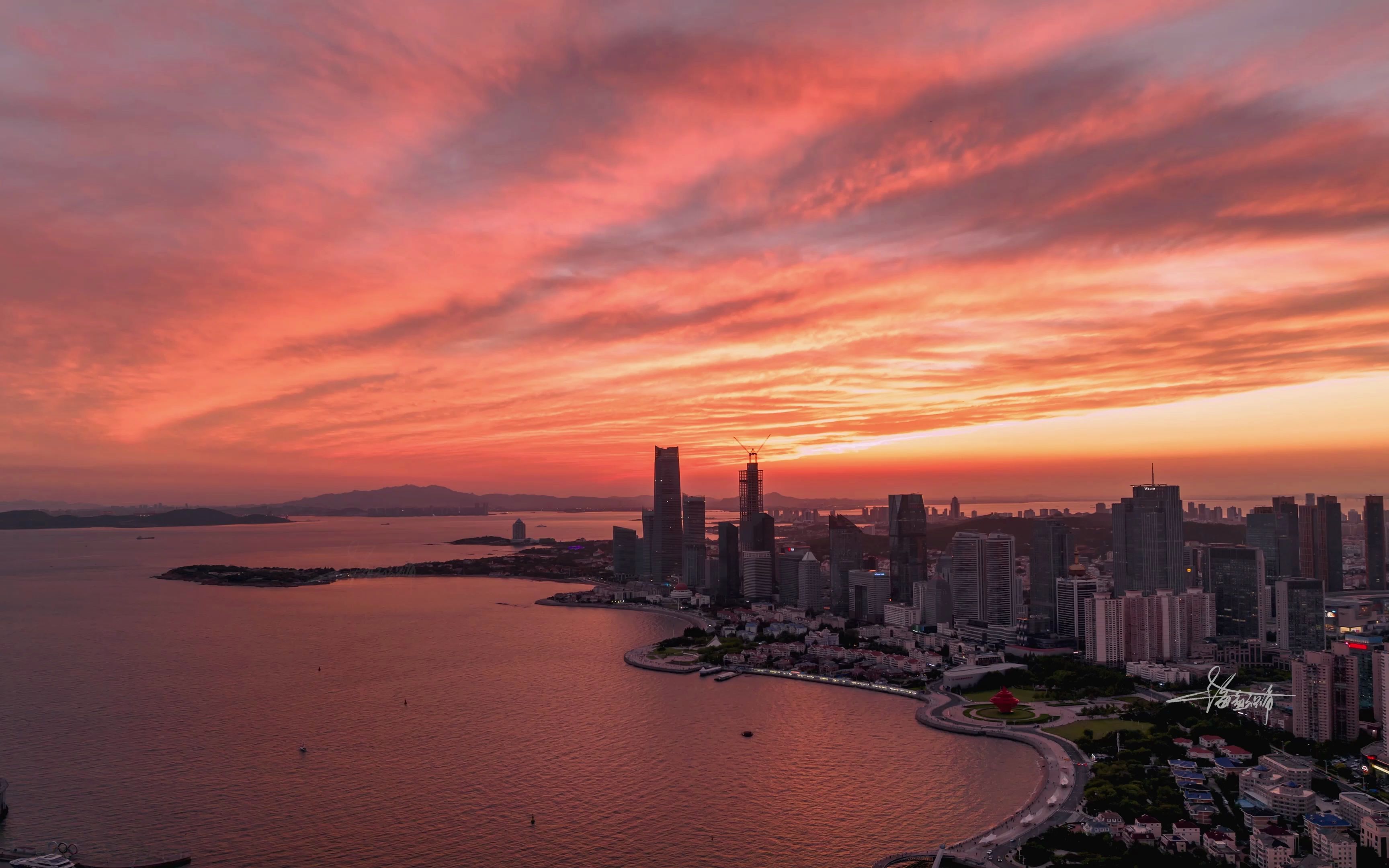 青岛史诗级火烧云