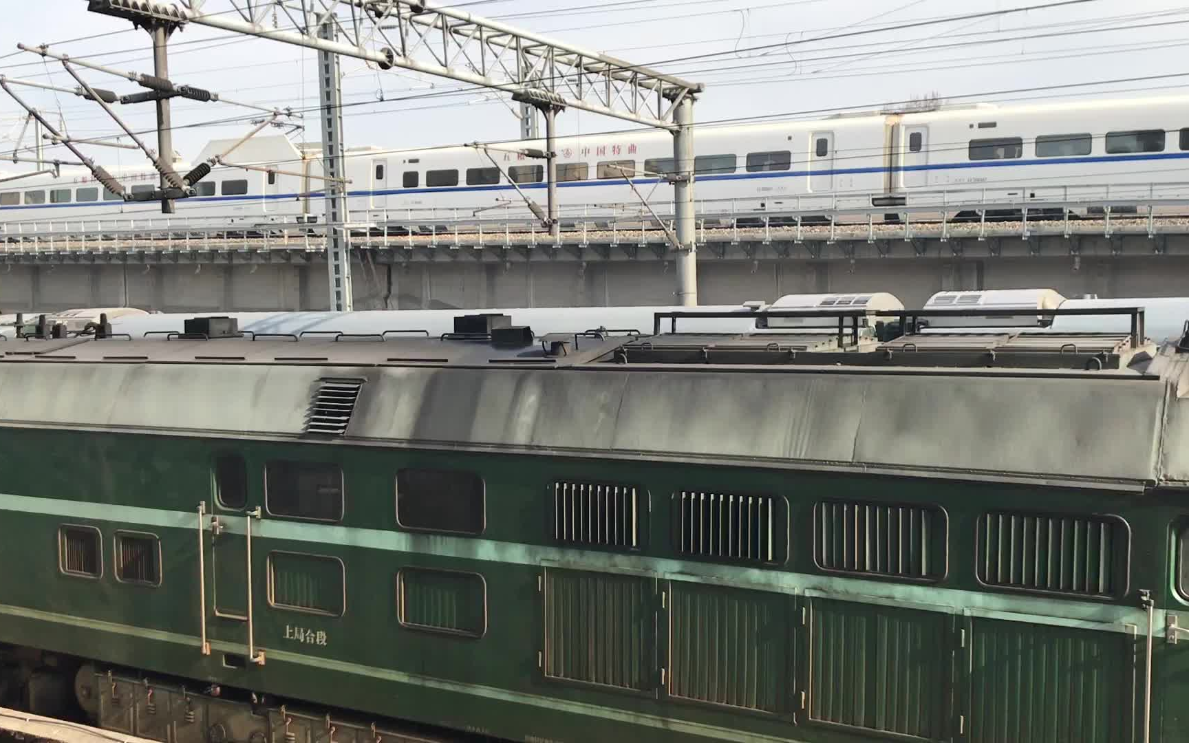 【中国铁路】z163和crh2c进入南京站方向,df4b宁西方向