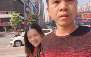 Télécharger la video: 给大家介绍一下我的女朋友，20岁广东女孩，身高160，还是老板的千金