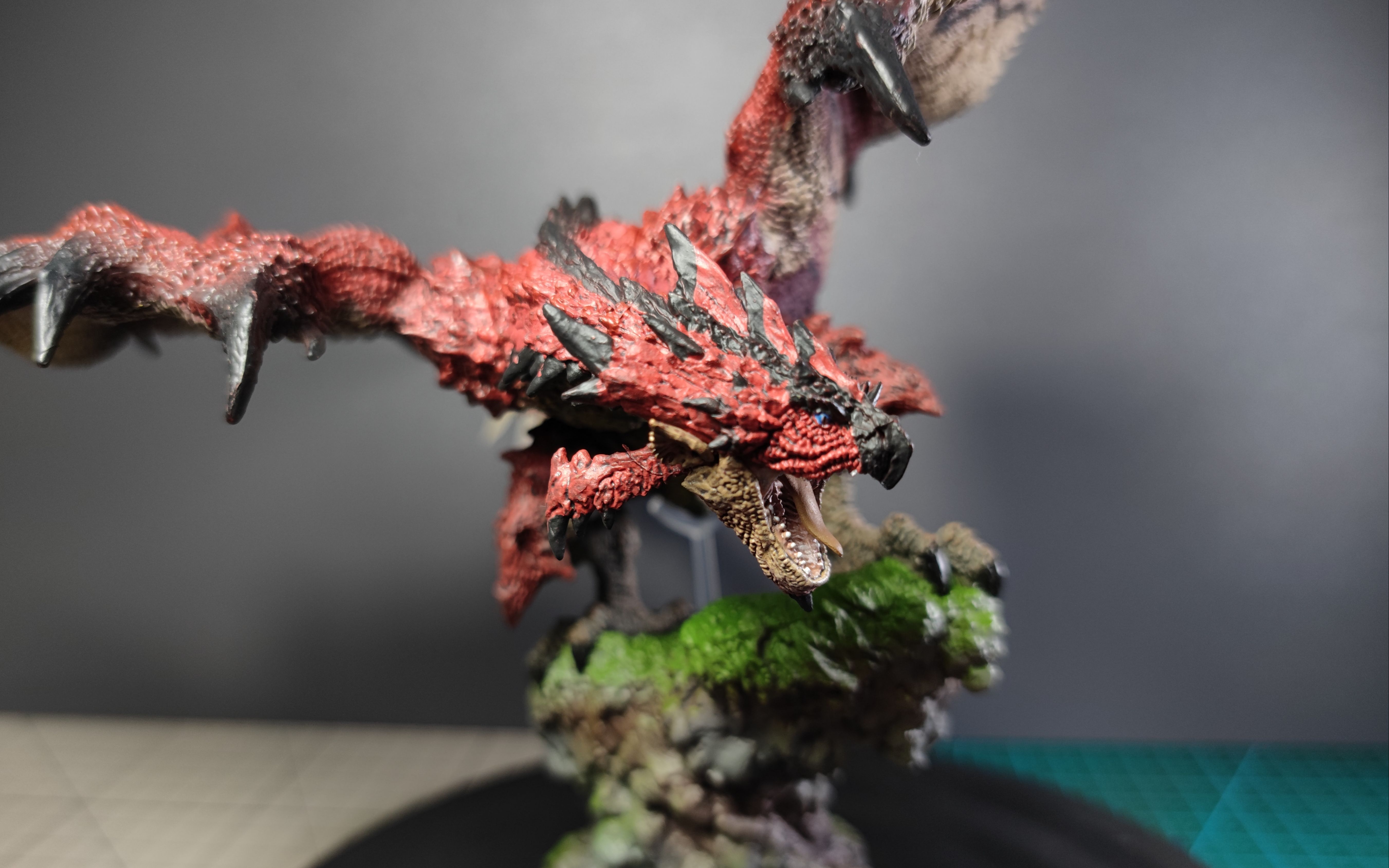 再版了四次的手办 卡普空 怪物猎人 火龙手办