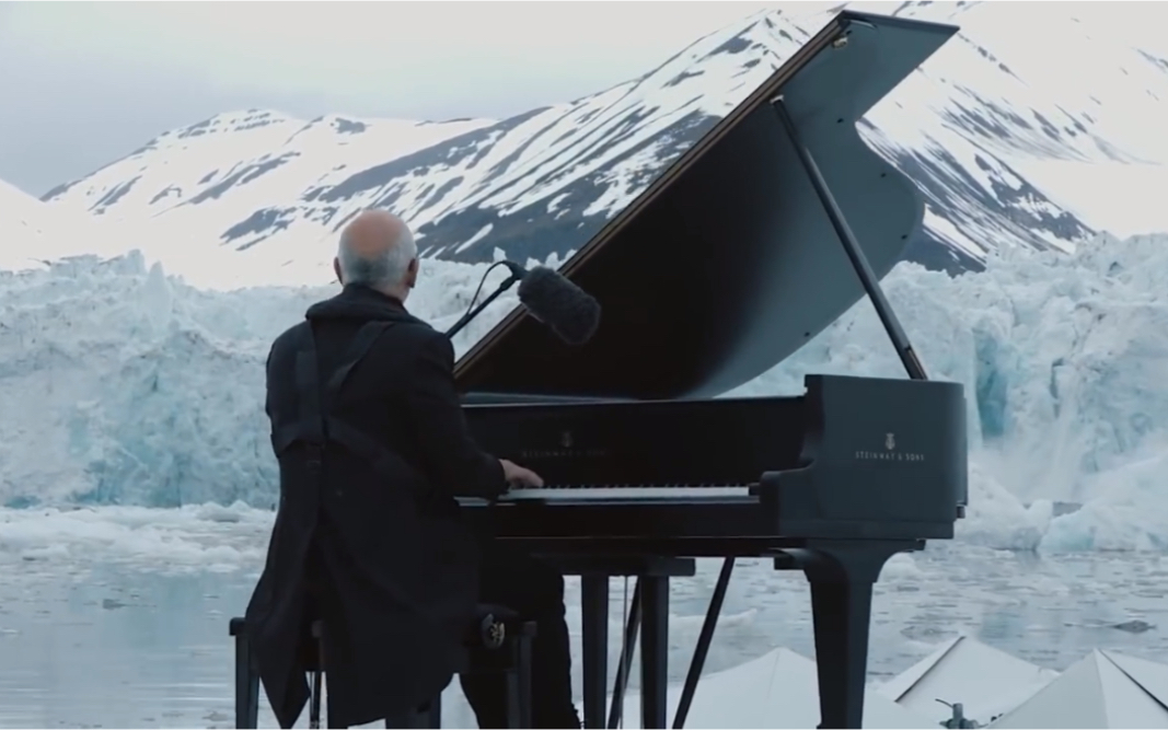 [图]Ludovico Einaudi - "Elegy for the Arctic" 北极冰川钢琴曲：献给北极的挽歌。（著名意大利作曲家钢琴家卢多维科·爱纳迪