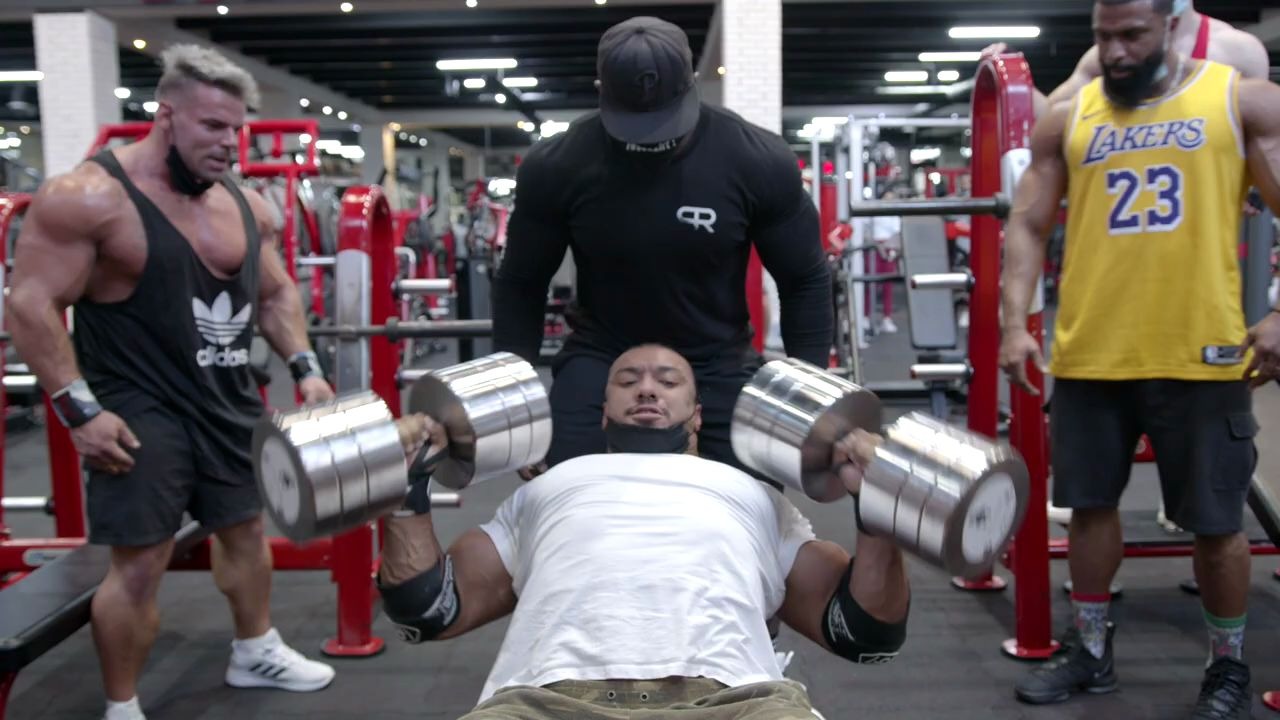 轮子哥【重磅】——上斜哑铃卧推世界纪录!四个大汉保护