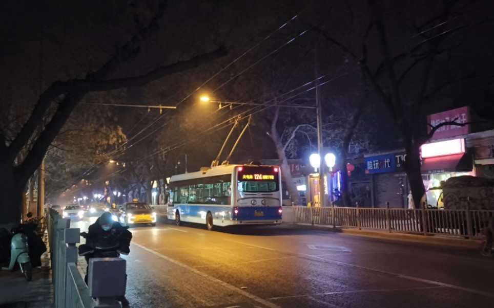 北京夜景观光公交车图片