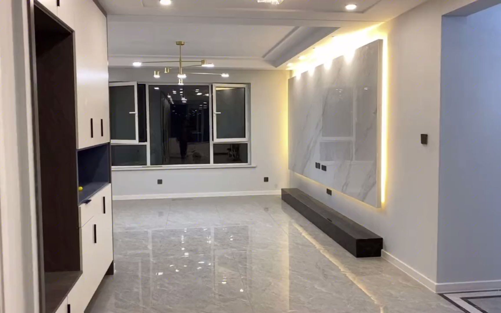 一镜到底现代轻奢风灰色地砖通铺你喜欢吗