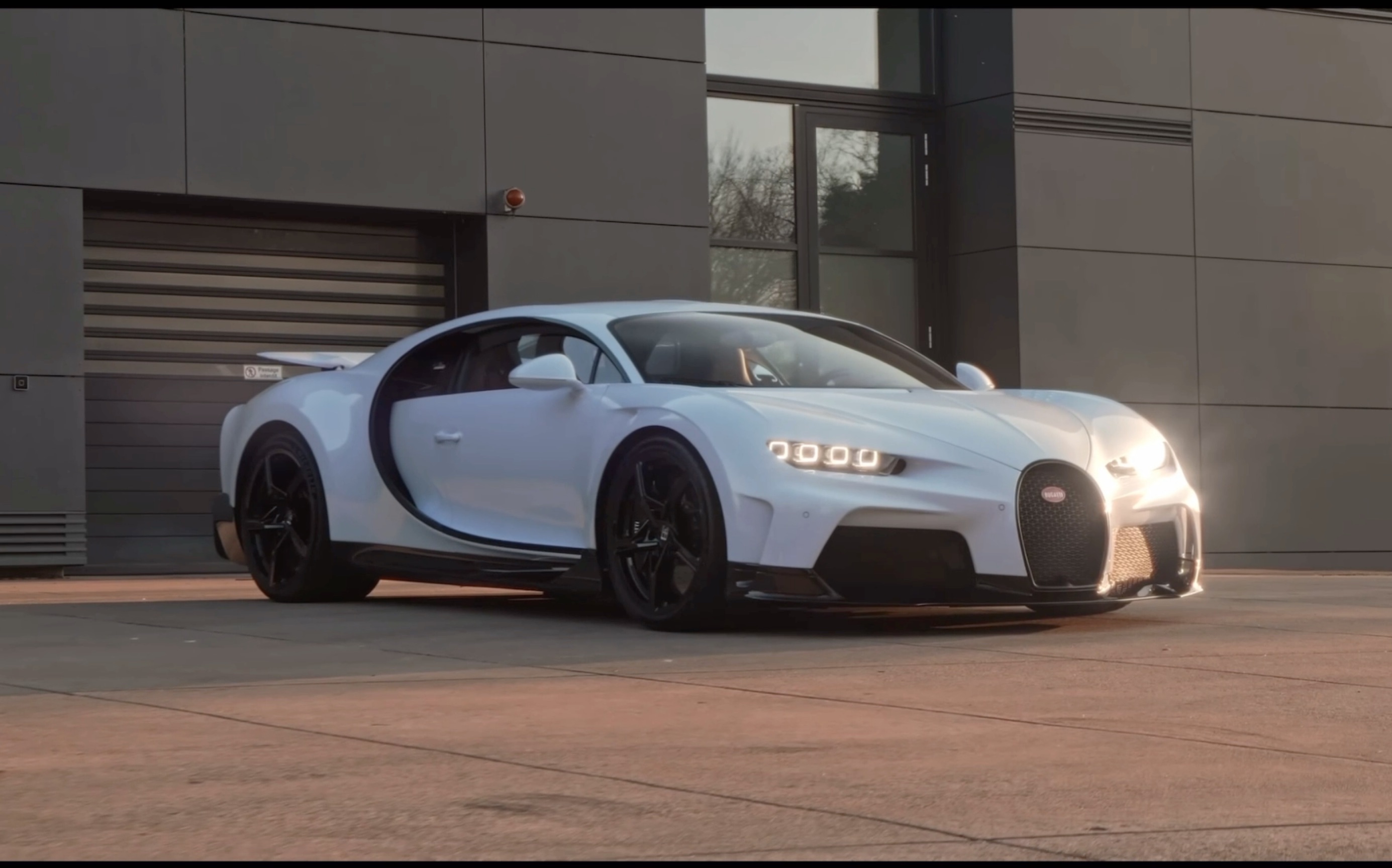 马力即正义,16缸布加迪