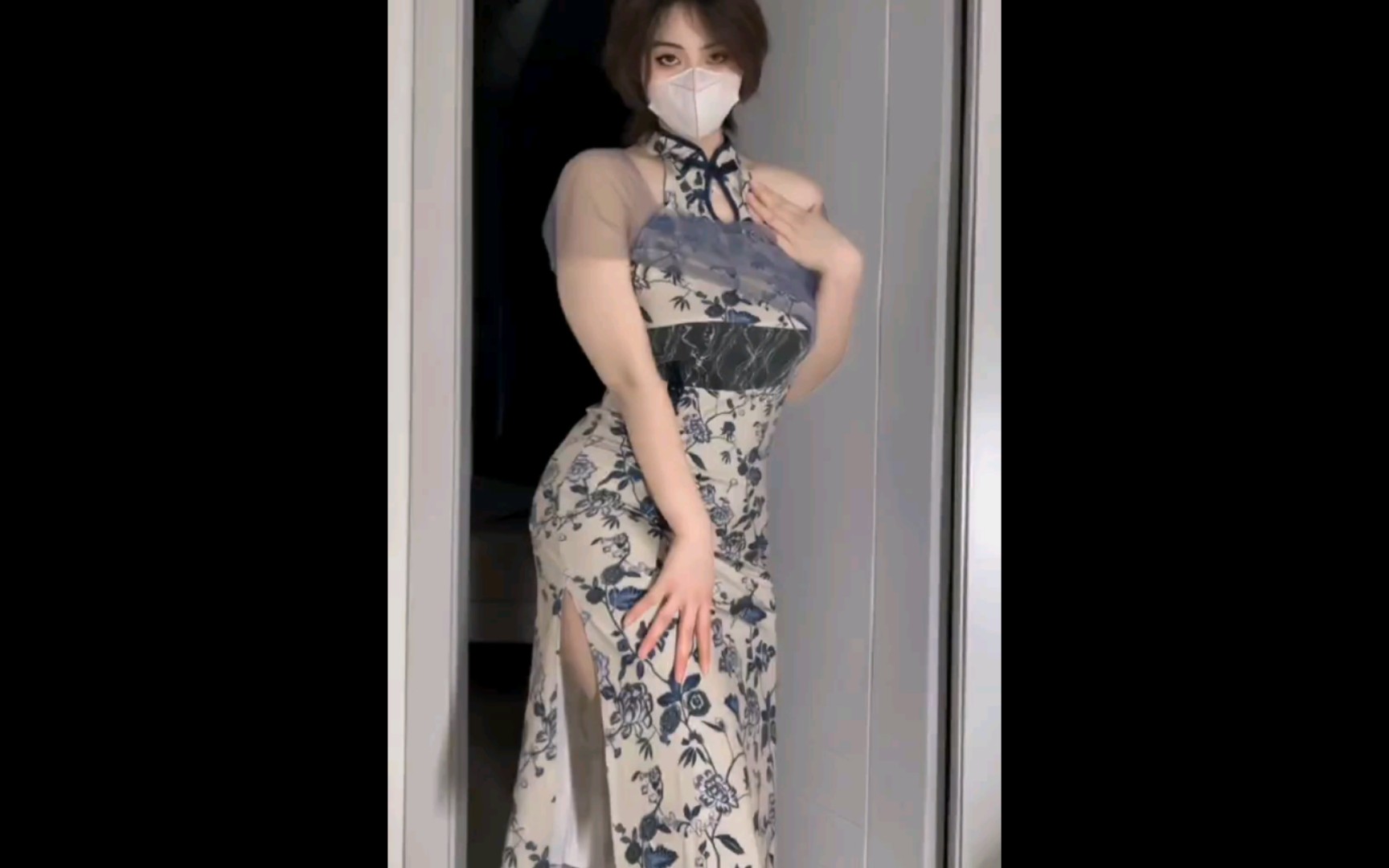 女生旗袍变装!(转载)