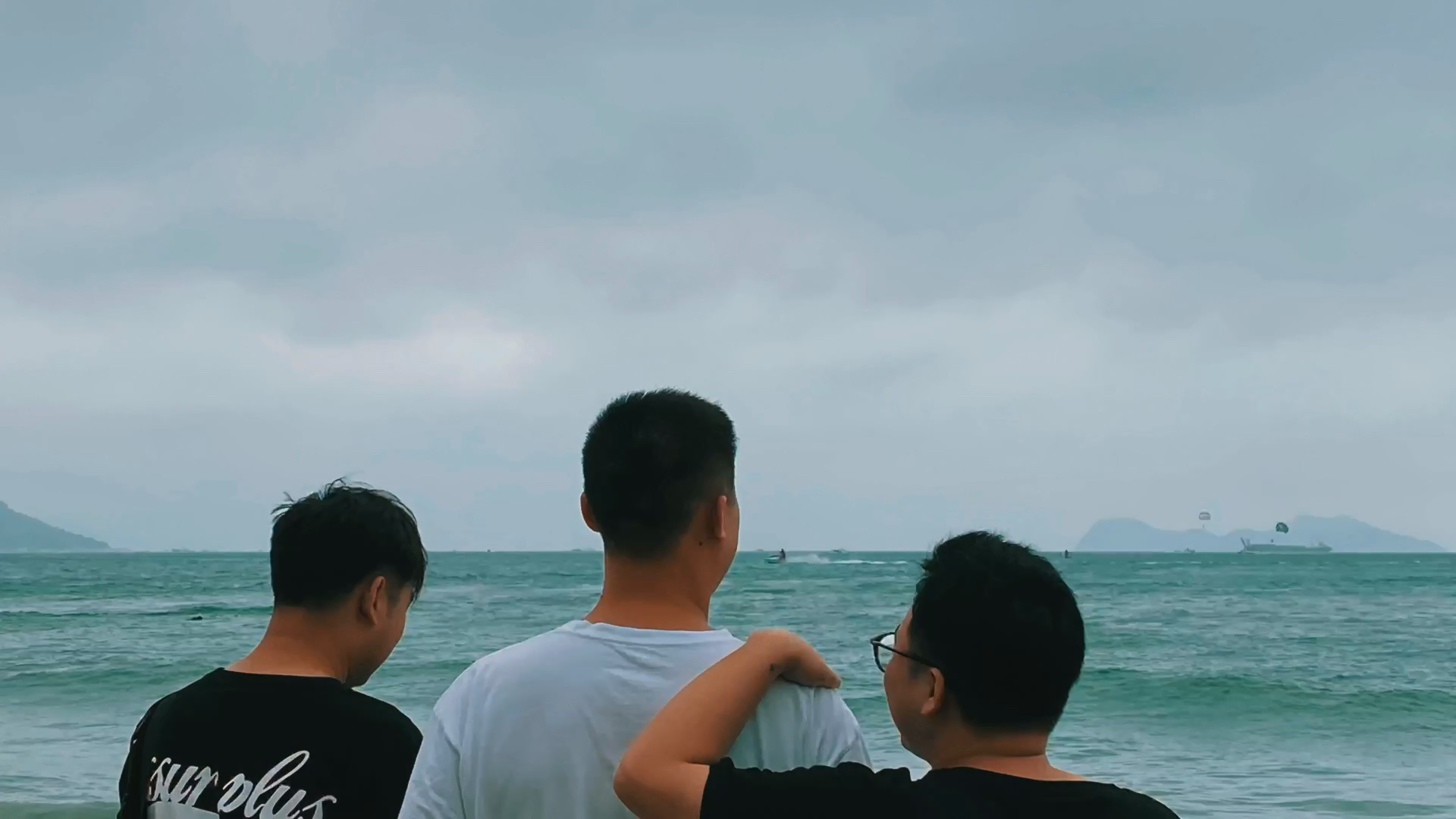 草丛三剑客好久不见广东双月湾