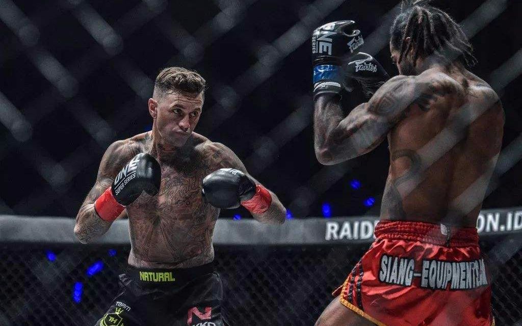 称霸欧洲的尼基·霍兹肯今晚输给了罗根·艾尔索