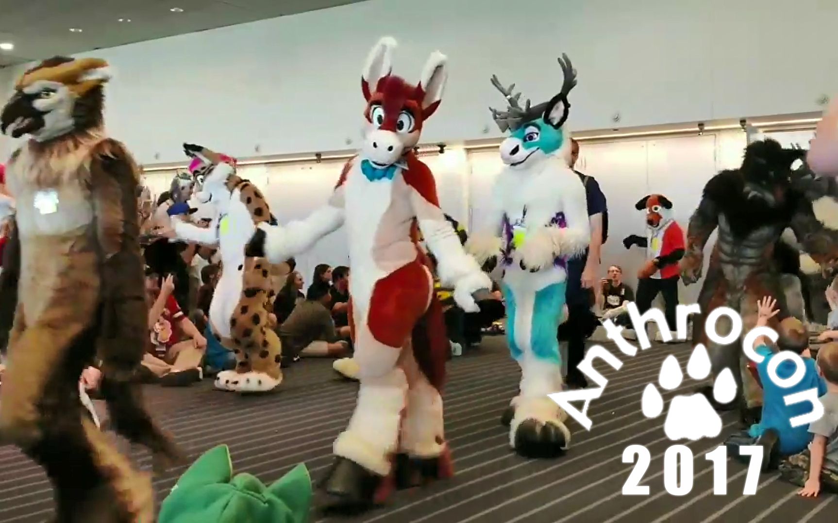 [图]【国外&兽装】一起来看看国外的兽装游行吧！Anthrocon-2017 (视角1）