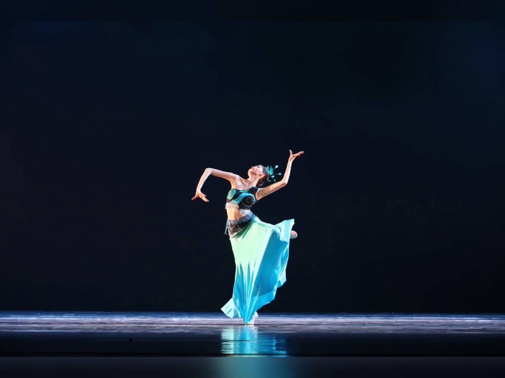 化州舞蹈演出舞蹈队现代舞芭蕾表演民族舞