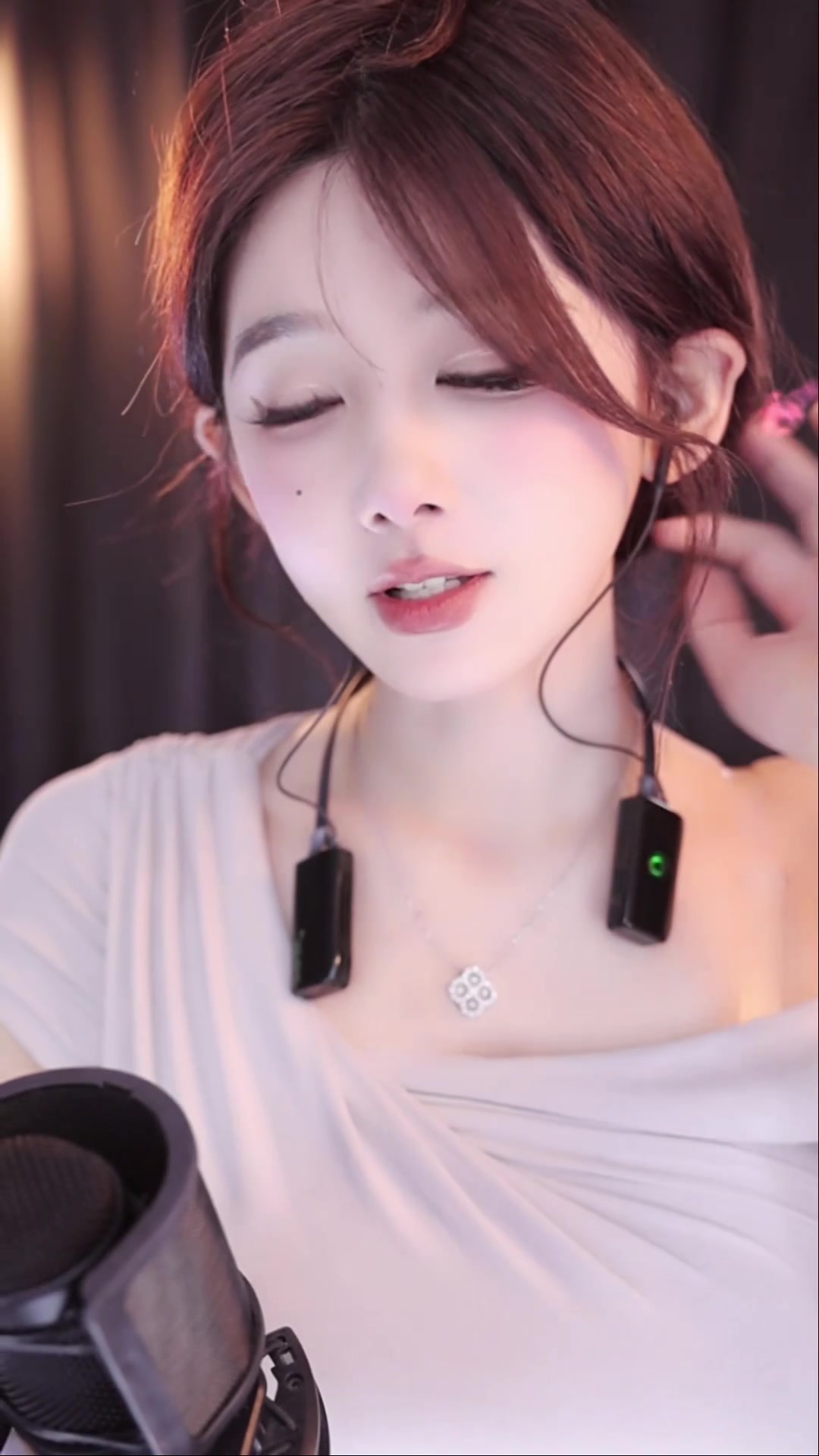 小西几 s放大视角