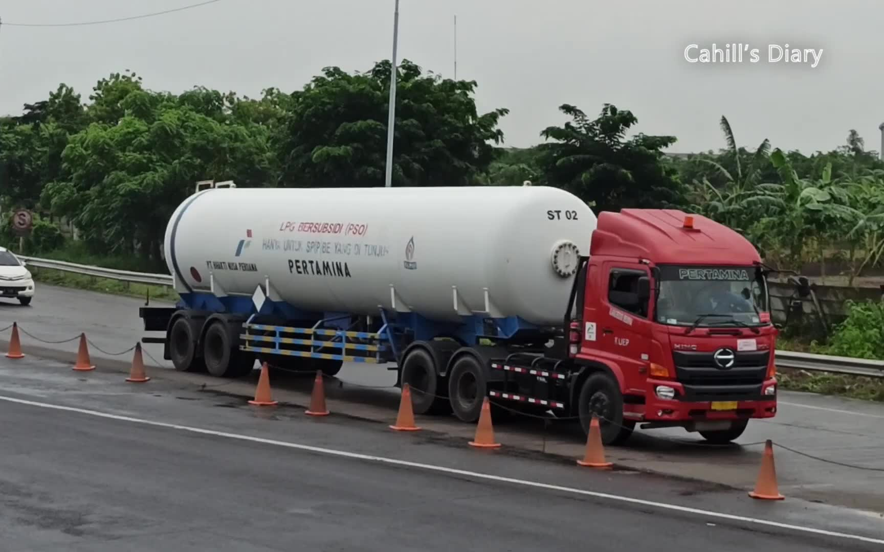 【印度尼西亚】油罐车,自卸车,wingbox 61 印度尼西亚卡车