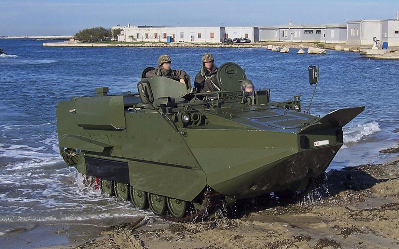军事m113短吻鳄arisgator两栖装甲人员输送车