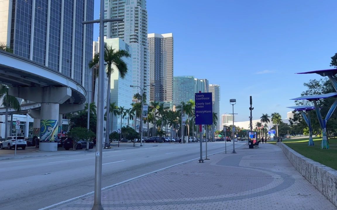 2023年1月,迈阿密市中心至迈阿密海滩步行街,途经麦克阿瑟堤.#唐加文