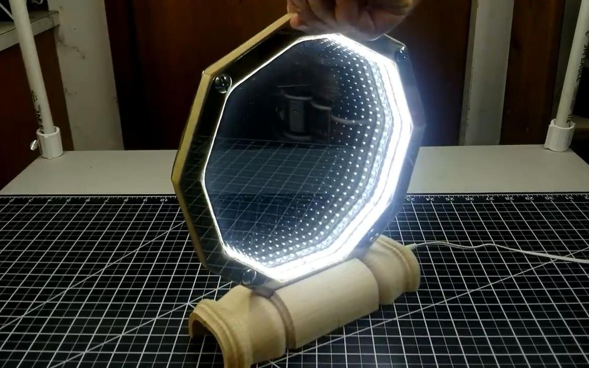 科幻感十足!制作一个双面无限镜子