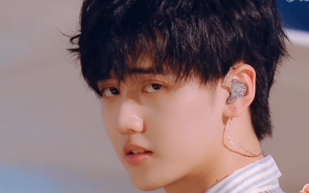 可盐可甜的高中男孩子～「焉栩嘉/创造营2019绝美镜