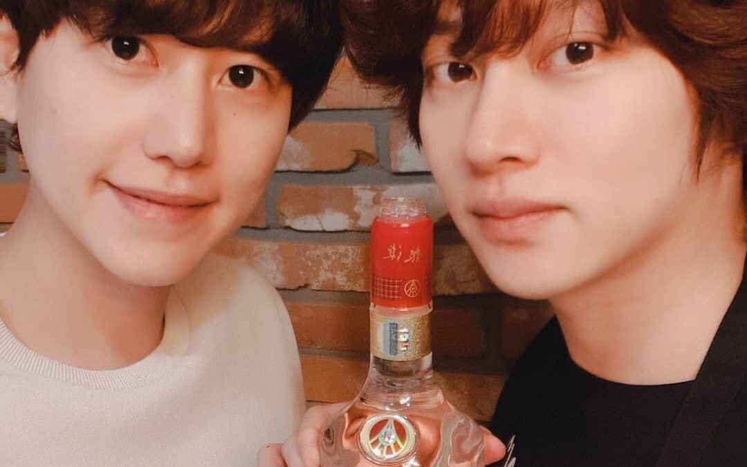 宇宙酒鬼superjunior希澈圭贤蝴蝶睡姿