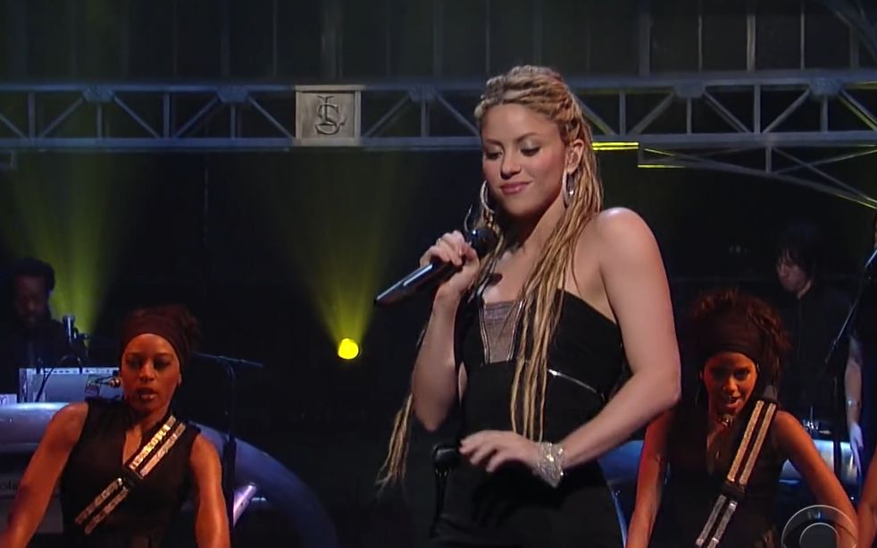 [图]【超美夏奇拉】Shakira - Give It Up To Me (Live Letterman Show 2009.11.11)