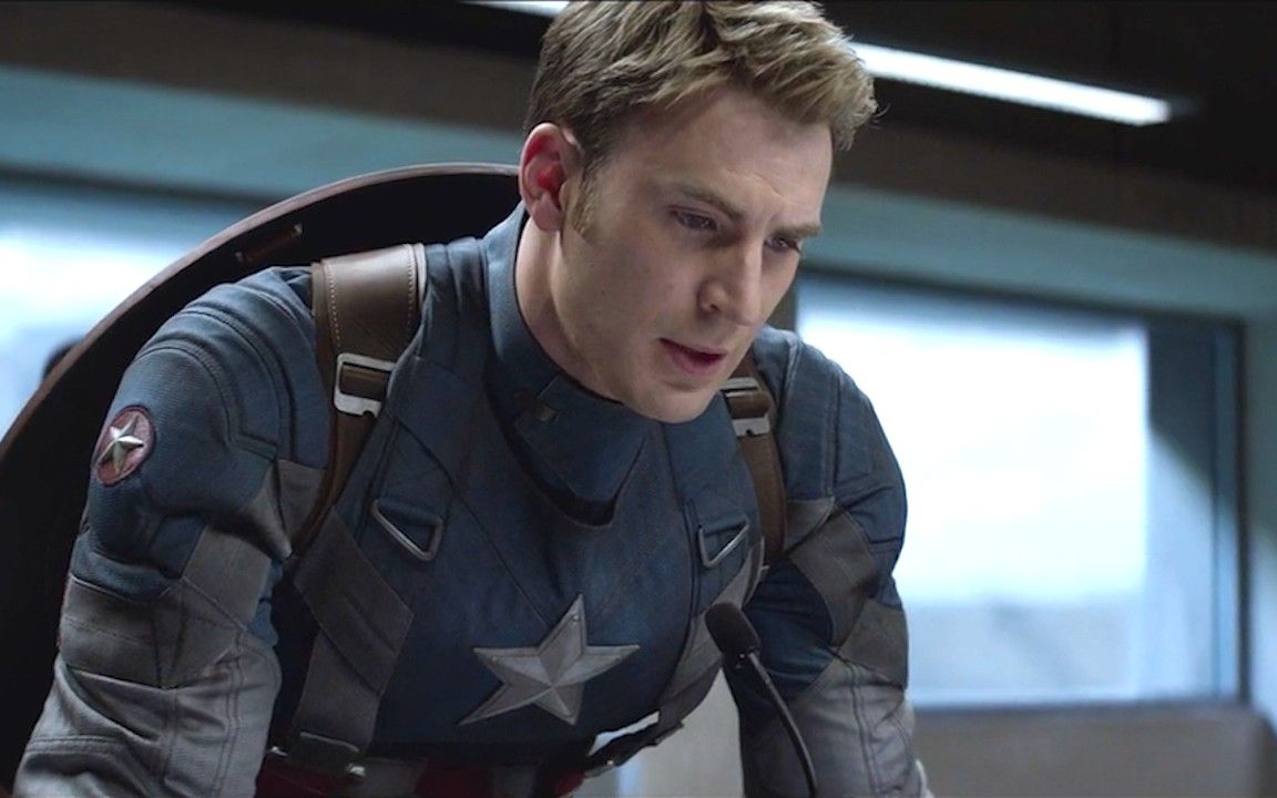 神盾局被九头蛇渗透弗瑞局长遇袭身亡美国队长变成全民公敌