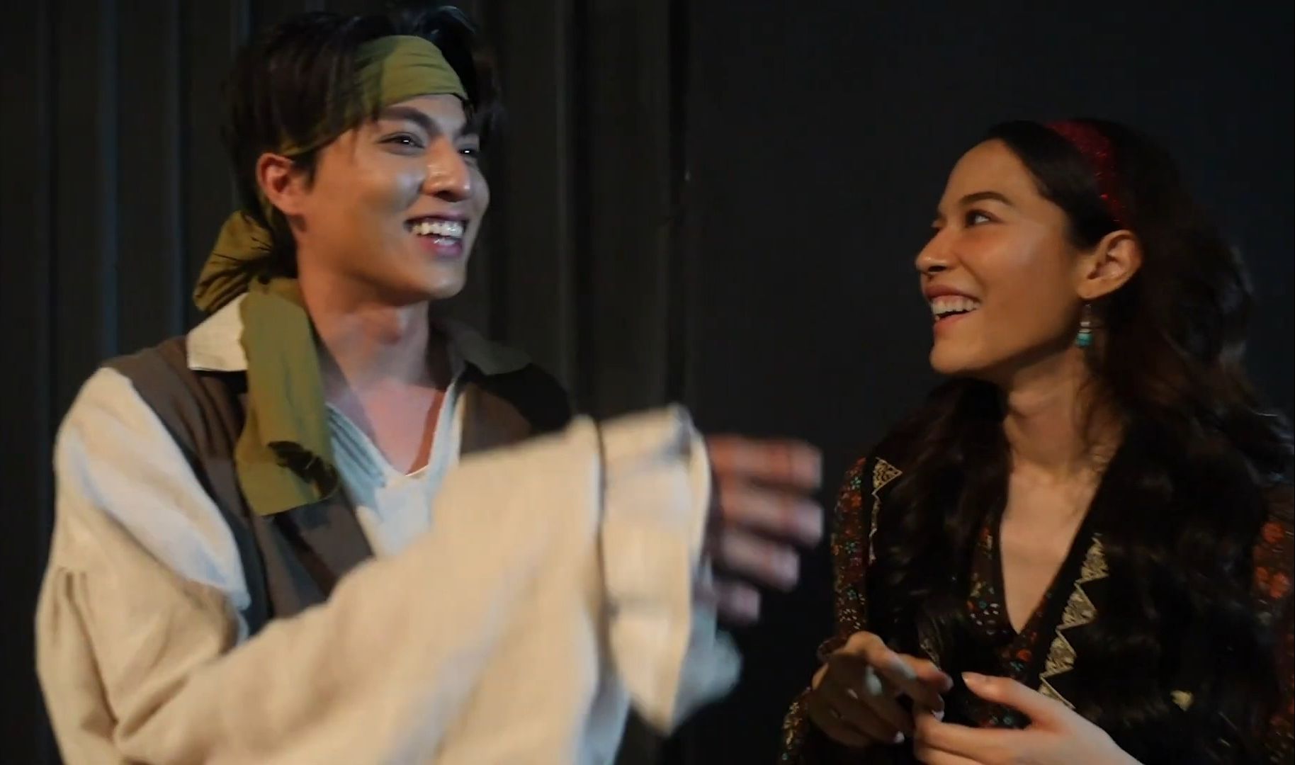 4 一千多個故事 gulf kanawut & gina yeena