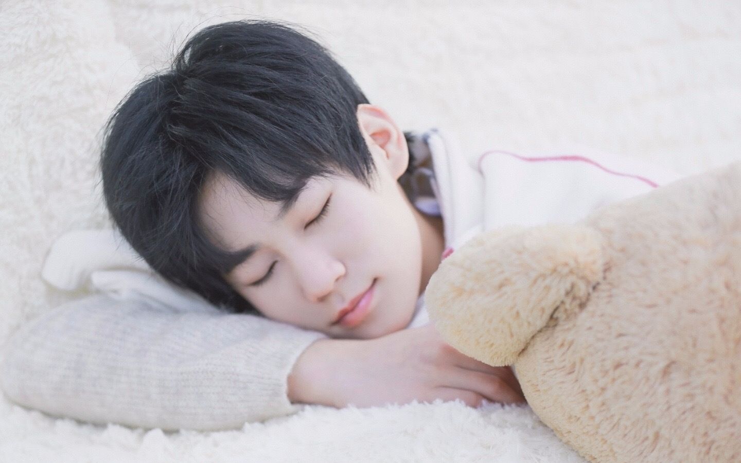 温柔的张真源30万粉达成