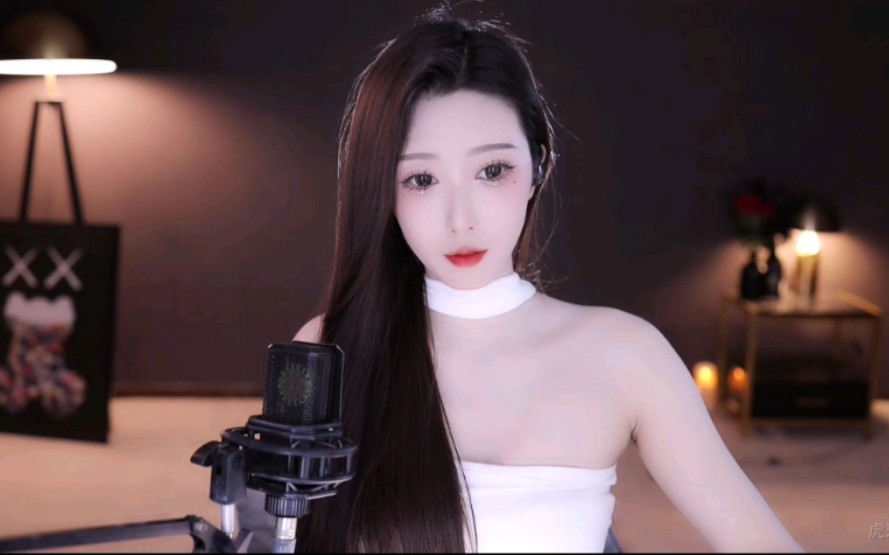 虎牙苏月婵2022-04-29晚直播第3部分(共5部分)-大家喜欢看的可以点个