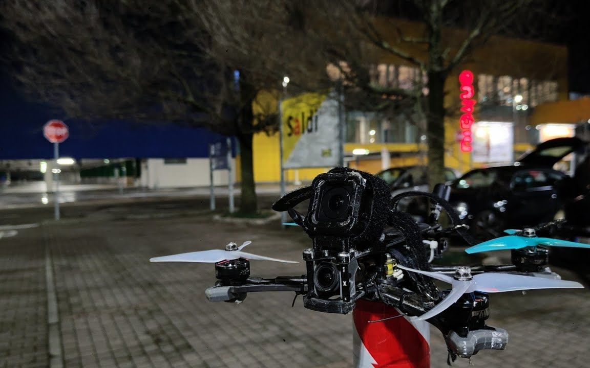 Ceck FPV# 用大疆DJI O3天空端夜飞 //意大利穿越机停车场夜晚花飞哔哩哔哩bilibili