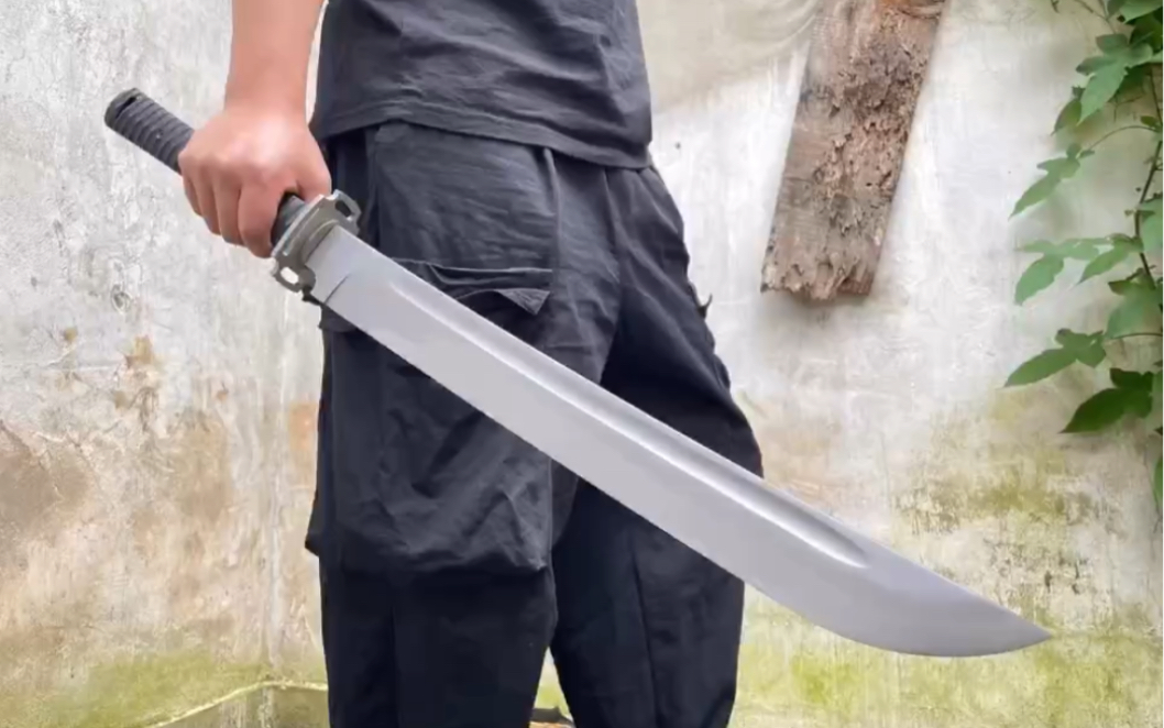 可双手持大型战术直刀