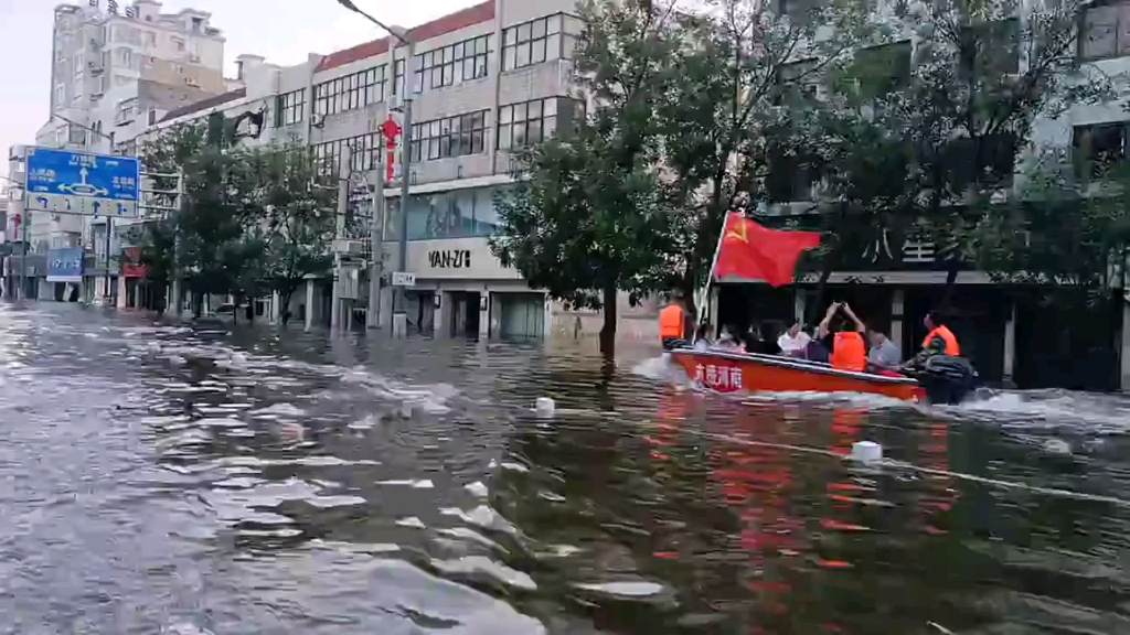 河南卫辉水灾图片