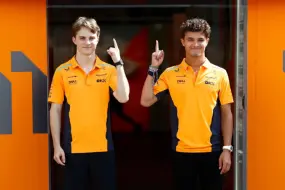 Download Video: 【F1/McLaren】原来是正赛日