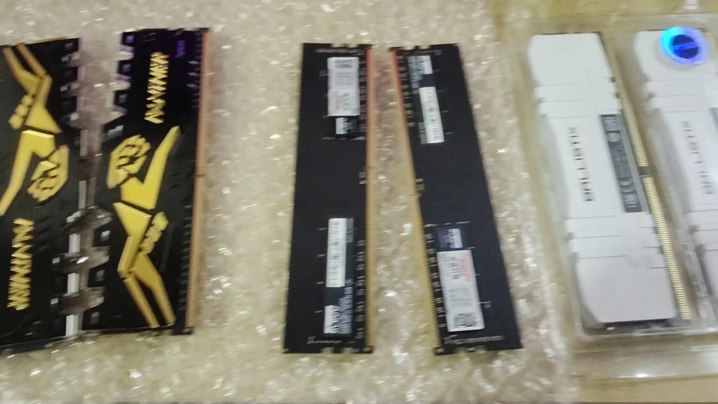 【推荐】DDR4越来越便宜了,推荐几款经典内存颗粒,理论超频能力不错哔哩哔哩bilibili