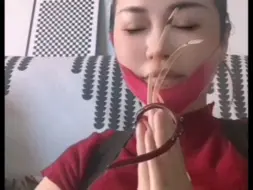 Tải video: 剪掉18cm长指甲的美女女生，剪指甲之前是什么体验，心疼，伤心，失落，仪式感。。。。养长指甲女神7-8年的长指甲剪掉。。。