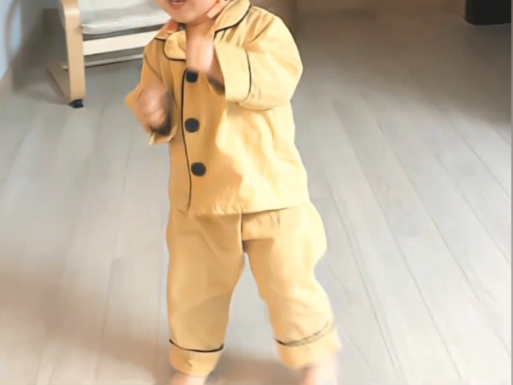 哈温呐~看哈温,治愈所有不开心#黄河温 #黄夏温 #萌娃 #治愈