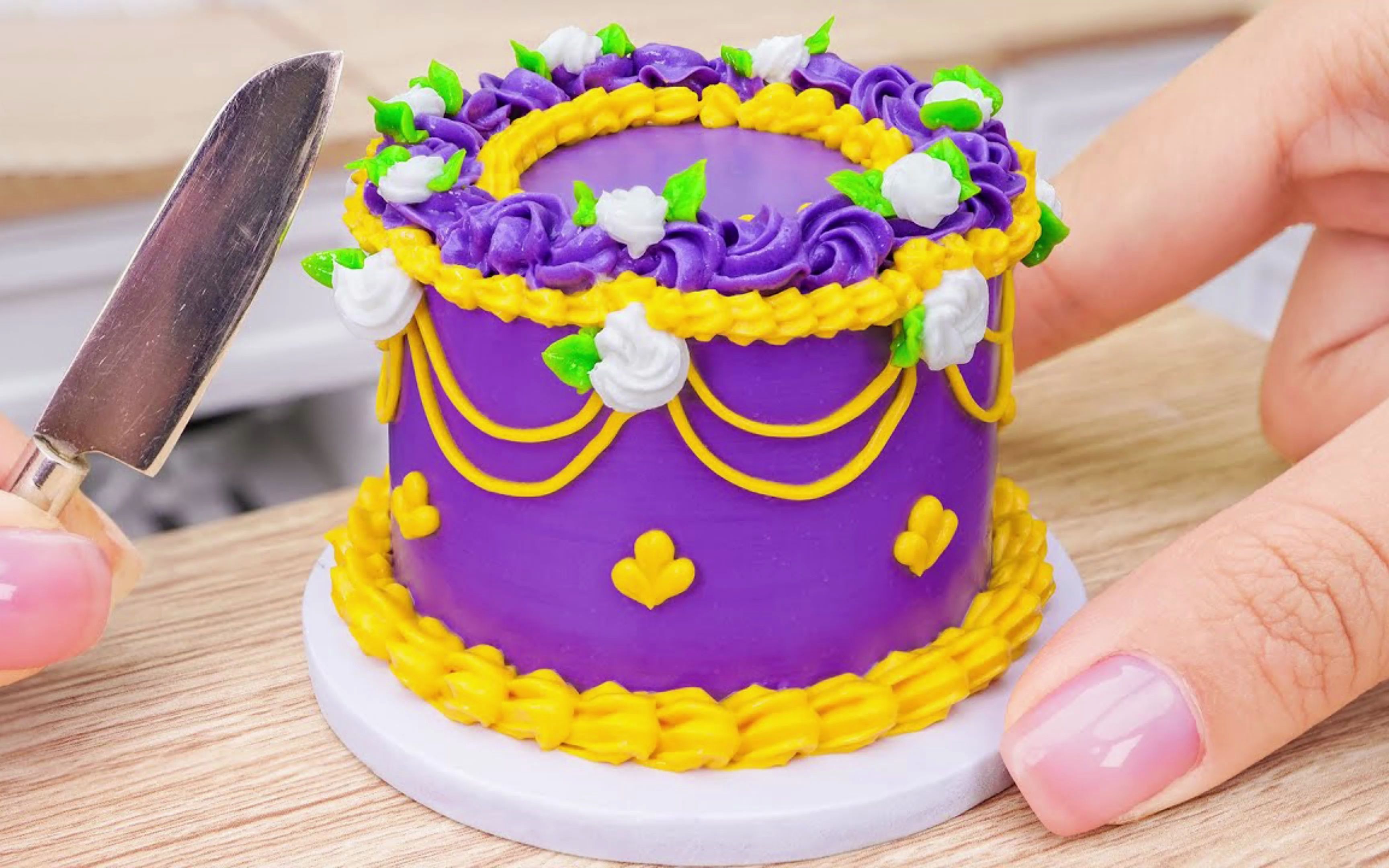 沉浸式治愈解压美食:自制紫色复古装饰蛋糕
